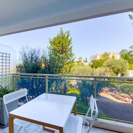 Apartman Modern Design Studio - Piscine - Standing - Clim - Wifi - Terrasse *